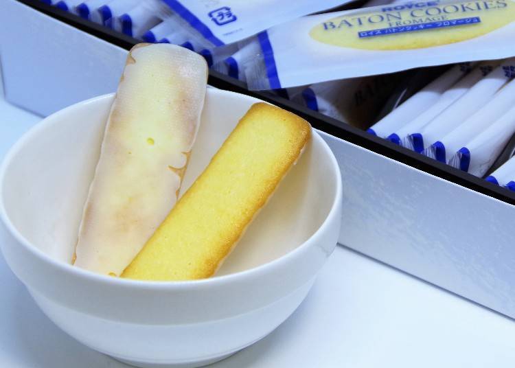 Fromage is covered on one side with pure white cheese chocolate!
