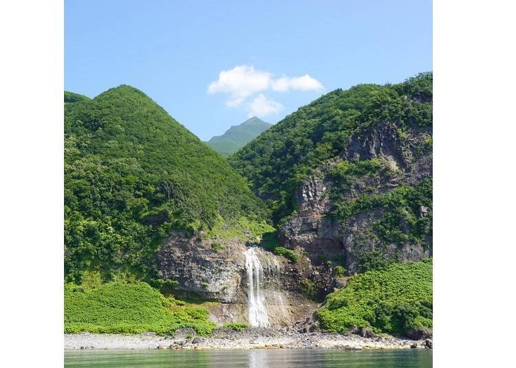 Scenic view from the boat (Photo courtesy of Lan "It's Hokkaido - Doto Life")